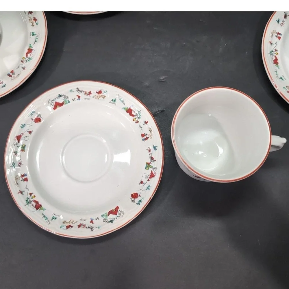 Farberware Babanovsky White Christmas Tea Cup & Saucers, 8 Piece‎ Vintage Set